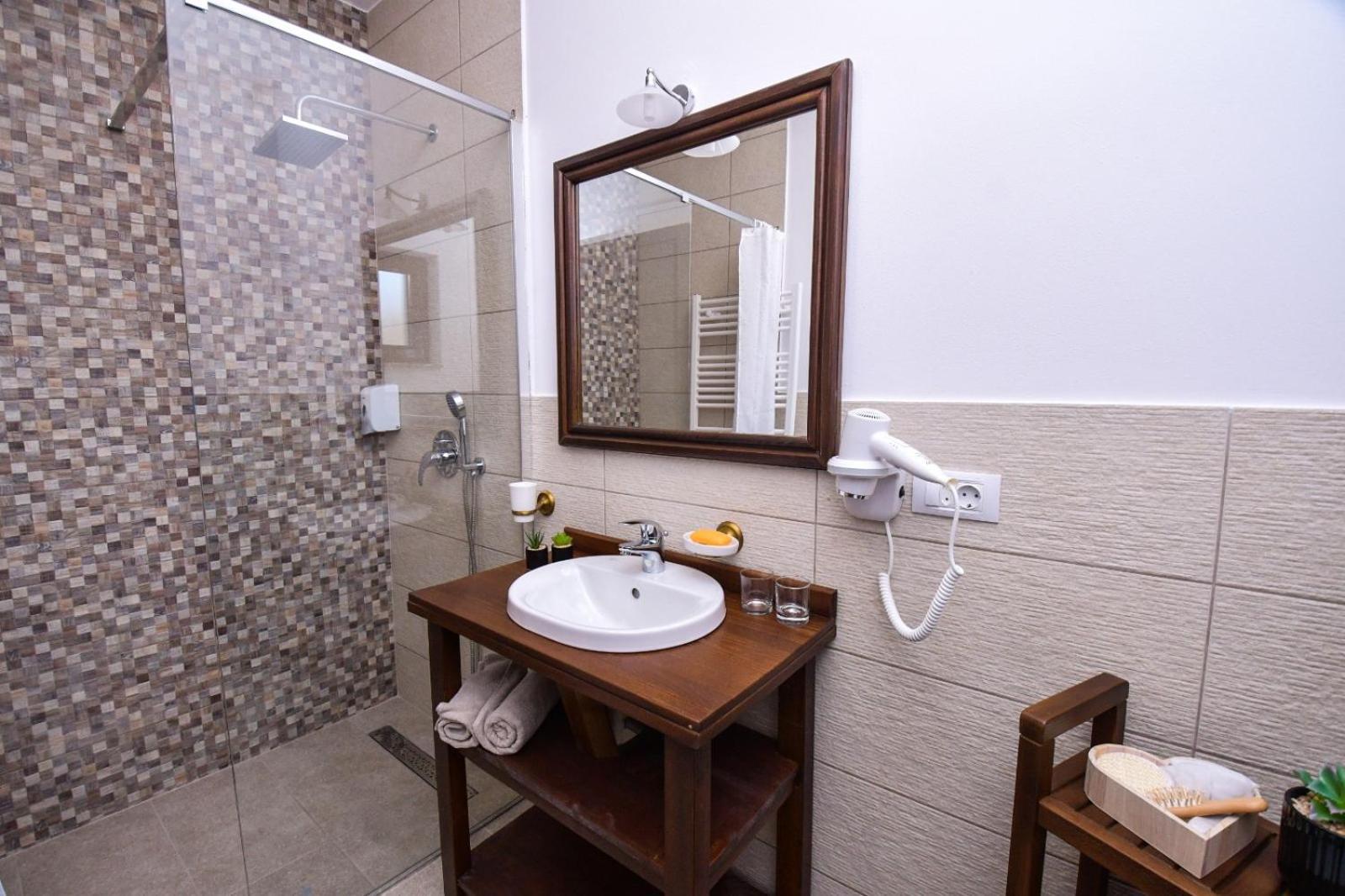 Hotel Yara Vişeu de Sus المظهر الخارجي الصورة
